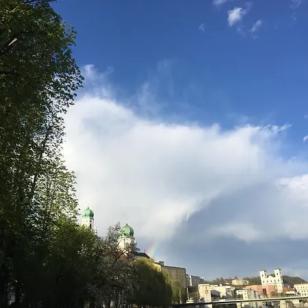 Zur Goldenen Sonne Pasov